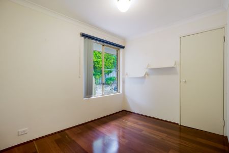 LARGE FAMILY HOME IN LEEMING HIGH SCHOOL ZONE! - Photo 5