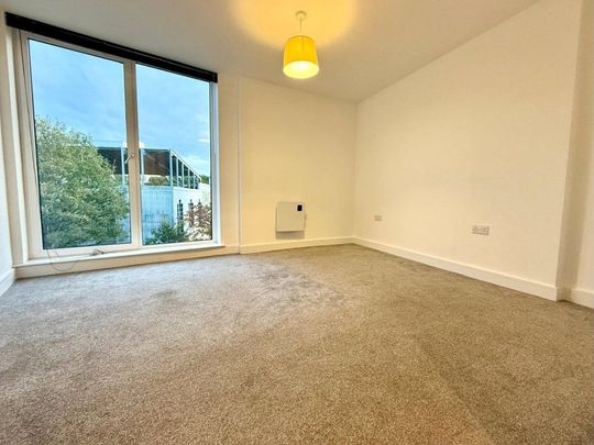 Commercial Road, Poole, Dorset, BH14 - Photo 1