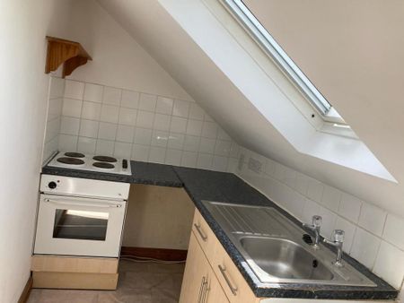 Studio to rent - Photo 2