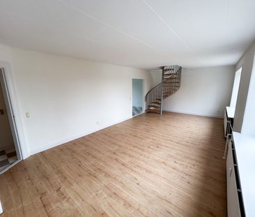 Skøn og hyggelig 3-værelses lejlighed med hems - Photo 1