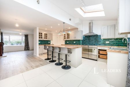 3 bedroom semi-detached house to rent - Photo 4