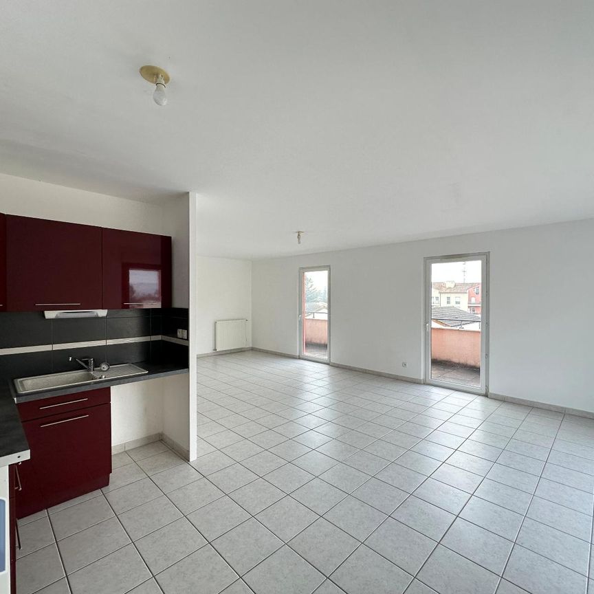 Location Appartement 4 pièces 84m² CHARNAY LES MACON 71850 - Photo 1