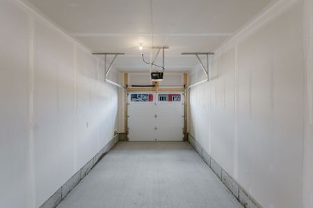 For Lease - 329 Cantering Drive, Stittsville - Munster - Richmond, Ontario - Photo 4