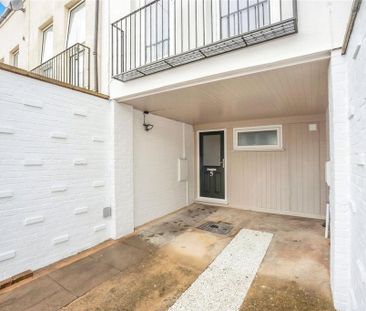 3 bedroom terraced house to rent - Photo 6