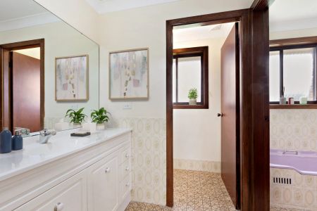 SPACIOUS FAMILY HOME POSITIONED HIGH AND PROUD - Photo 5