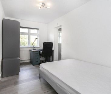 6 bedroom semi-detached house to rent - Photo 5