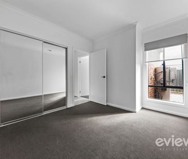 Stunning & cosy home in the Grandview estate in Truganina! - Photo 4