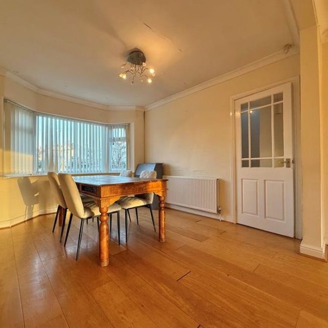 4 Bedroom Semi Detached To Let - Photo 1