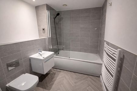 2 bedroom penthouse to rent - Photo 3