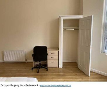 1 bedroom in a flat share to rent - Photo 4
