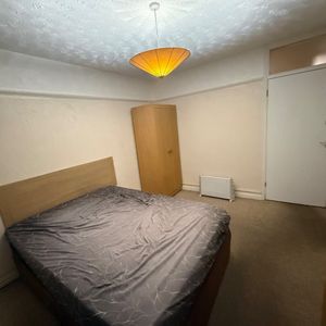Room in a Shared Flat, St James Place, B15 - Photo 2