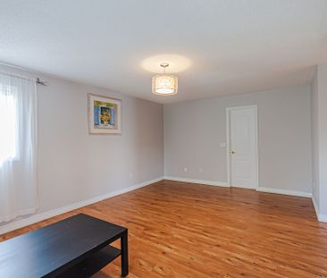 For Lease - 117 Littleside Street, Richmond Hill, Ontario - Photo 2