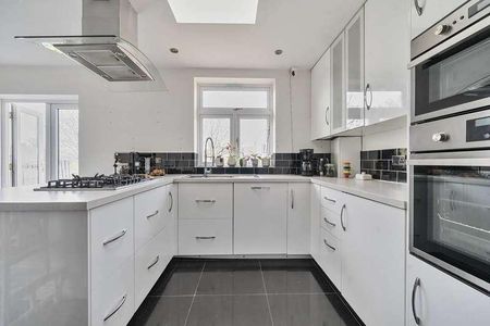 St Marys Road, Selhurst, SE25 - Photo 2