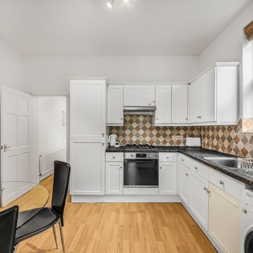 Beaumont Road, Chiswick, London, W4 - Photo 1