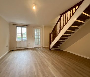 2 bedroom terraced house to rent - Photo 4