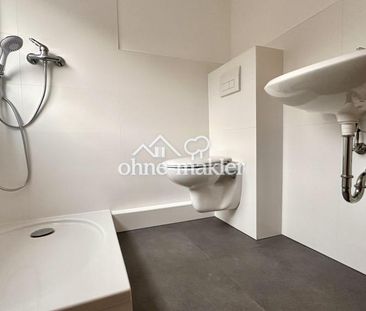 Helle 2-Zimmer-Dachgeschosswohnung mit Einbauküche – frisch renoviert - Foto 1