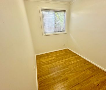 Private granny flat with large private yard - Photo 6