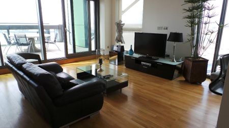 3 bedroom apartment to rent - Photo 2