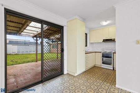 Tidy 3 Bedroom Property with Double Lockup Shed! - Photo 2