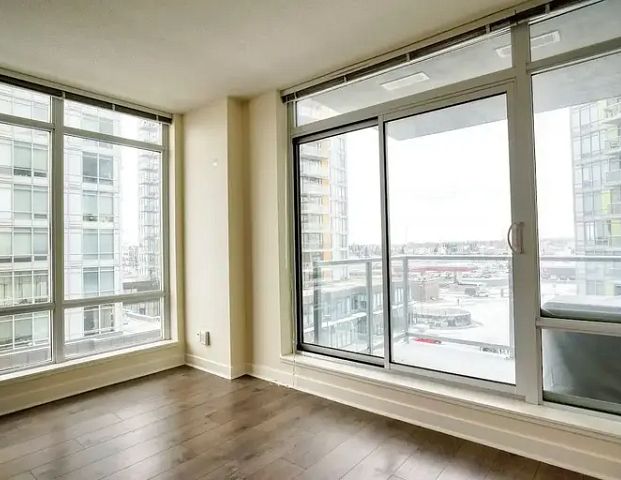 2 BED + 2 BATH - LOCATION, CORNER UNIT,AC,VIEW,LRT,UNIVERSITY,NW BRENTWOOD, DT | 10 Brentwood Common NW, Calgary - Photo 1