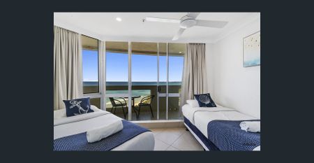 FULLY FURNISHED THREE BEDROOM BEACHFRONT APARTMENT - Photo 2