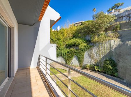 Cascais e Estoril, Lisbon - Photo 3