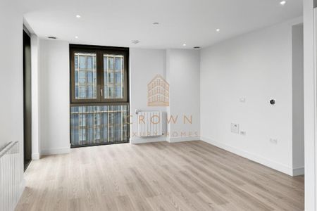 Menara Point, TwelveTrees Park, E16 - Photo 2