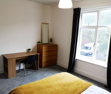 Newly Decorated Spacious Double Rooms - Photo 4