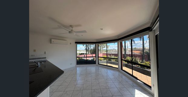 Three Bedroom Family Home - Photo 1