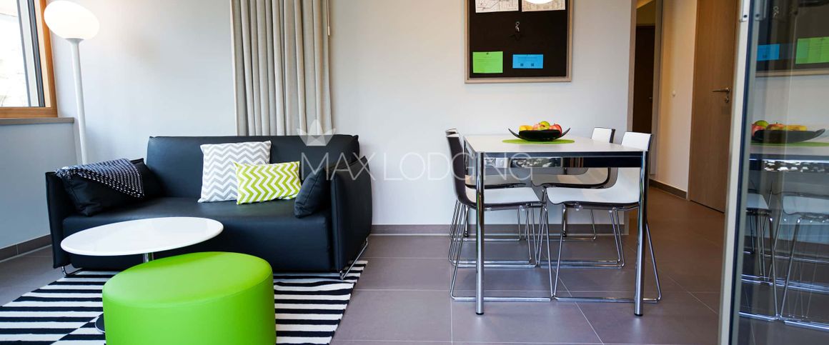 Top Level Apartment - Photo 1