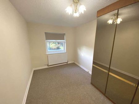 Hale Lane, Edgware, HA8 - Photo 2