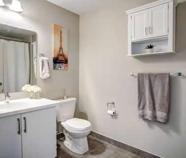 For Lease - 555 William Graham Drive Unit# 422, Aurora, Ontario - Photo 1