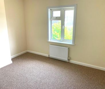 3 bedroom end of terrace house to rent - Photo 1