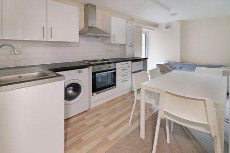2 bedroom flat to rent - Photo 3
