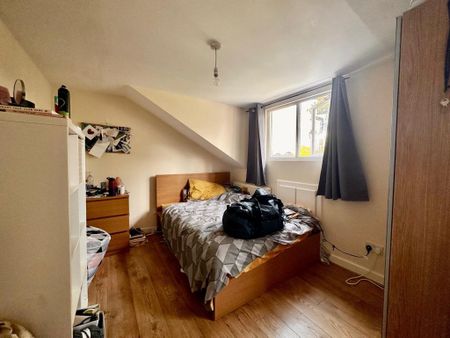 4 bedroom flat to rent - Photo 3