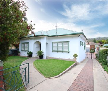 Charming Family Home In Central Albury - Photo 1