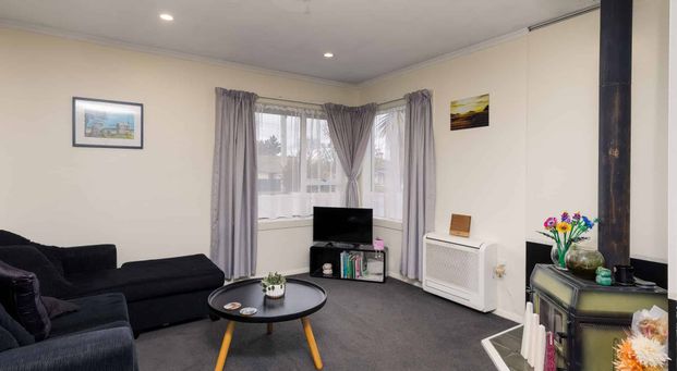 Waimate, $430 pw - Photo 1