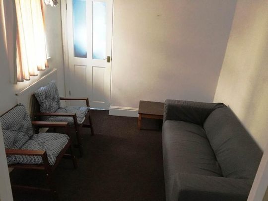 4 bedroom terraced house to rent - Photo 1