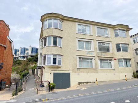 2 Bedroom Apartment To Rent in Boscombe - £1,350 pcm Tenancy Info - Photo 2