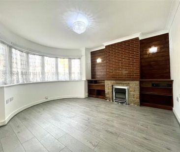 3 bedroom semi-detached house to rent - Photo 3