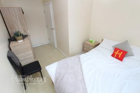 Bodmin Grove, B7 - 8-8 Viewings - Photo 1