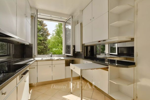 Grand appartement familial de 164 m² avec balcon filant et vue sur parc – Saint-Germain-en-Laye - Photo 1