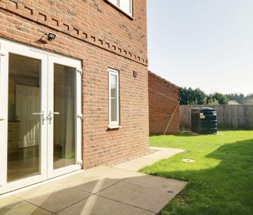 Cross Lane, Amcotts, Scunthorpe - Photo 5