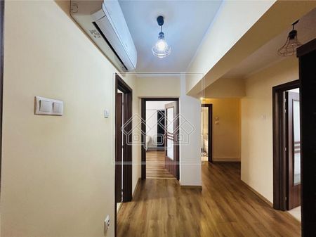Apartament de inchiriat in Sibiu - 3 camere, 2 bai - Zona Centrala - Fotografie 4