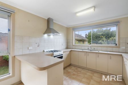 2/22 Coorigil Road, Carnegie - Photo 5