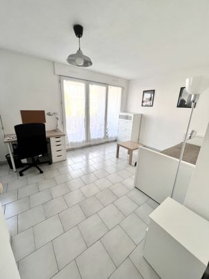 Appartement 1 pièces 27m2 MARSEILLE 5EME 680 euros - Photo 1