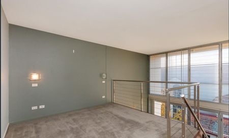 Unique Lofted Braddon Apartment - Photo 2