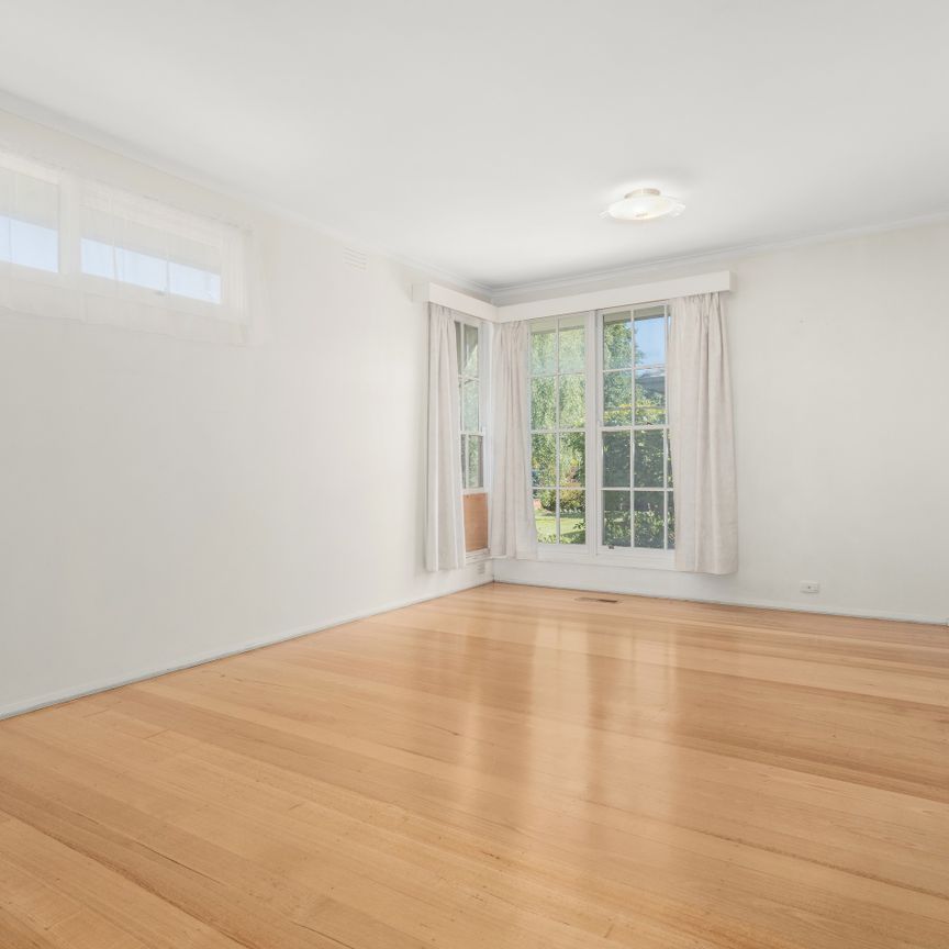 Vibrant Two Bedroom Villa Unit - Photo 1