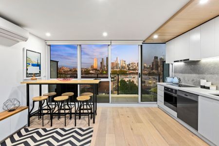 Dual Level Premium Penthouse with 180 Degree View of Melbourne City Skyline - Photo 4