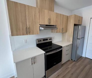 Neuf 3 1/2, électros et internet inclus! 6180 Vanier - Photo 4